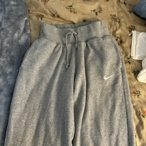 Grey highwaisted joggers Nike